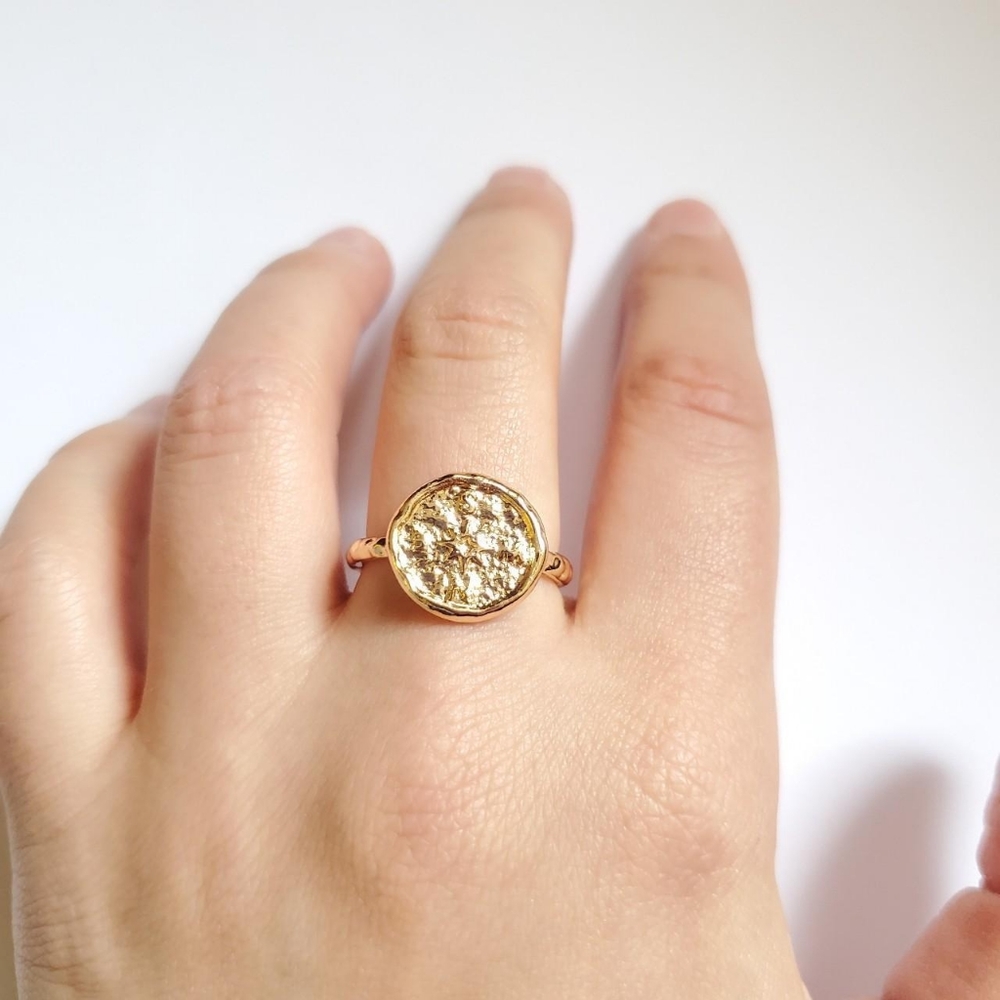 NWOT Gold Compass Ring - Picture 8 of 9
